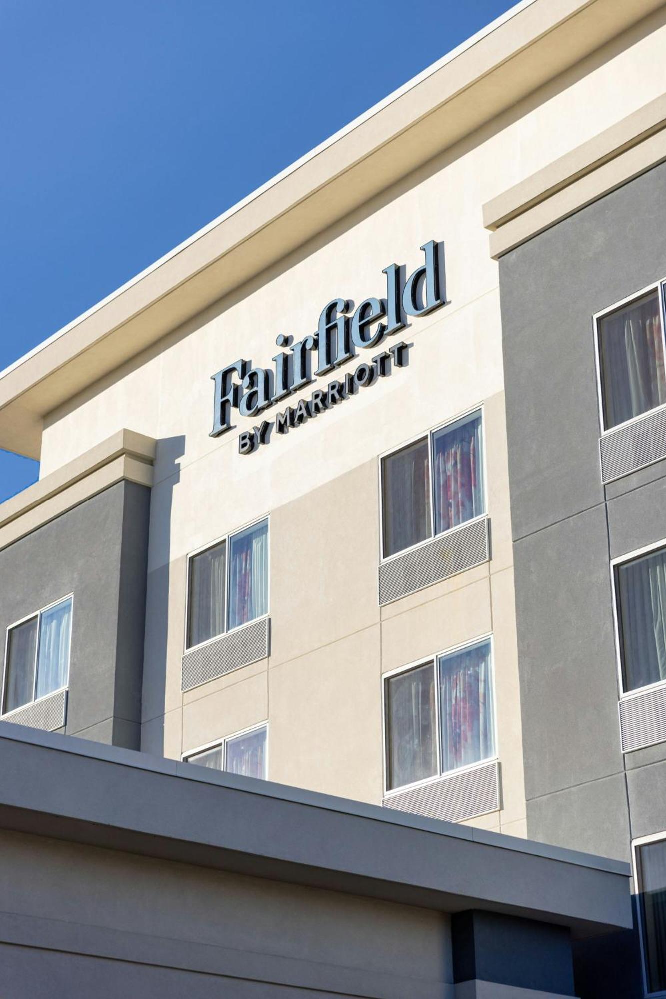 Fairfield Inn & Suites By Marriott Smithfield Esterno foto